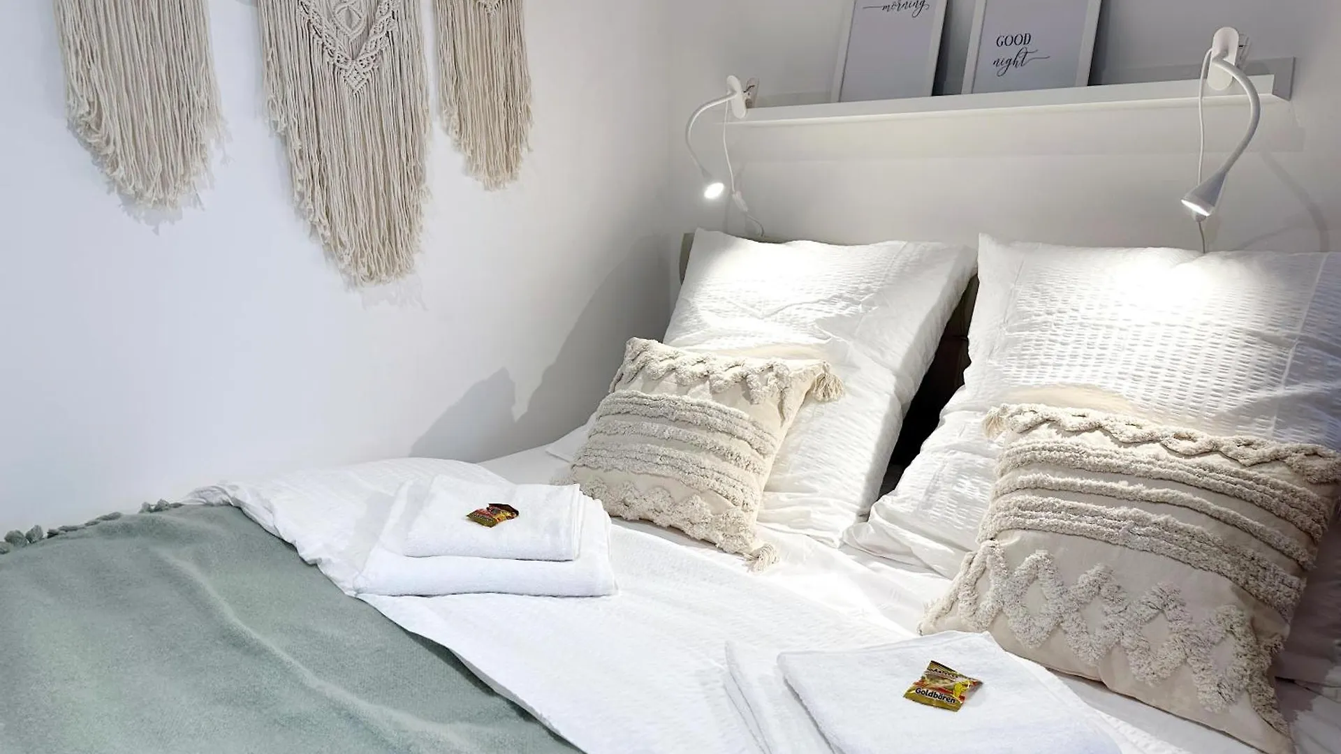 Gemuetliches 2 Zimmer Ambient Apartment Mit Queensize-Bett , Etagenbett& Schlafsofa In Alsternaehe Hamburg