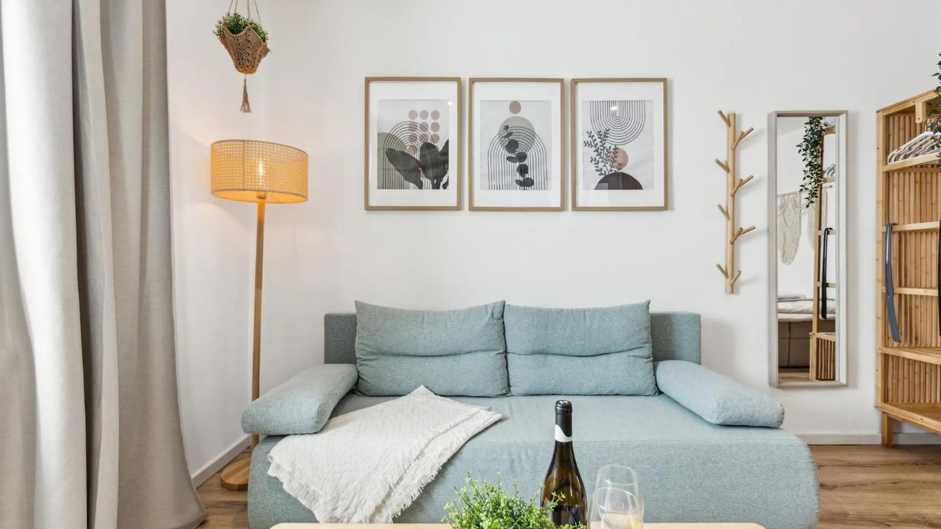 Gemuetliches 2 Zimmer Ambient Apartment Mit Queensize-Bett , Etagenbett& Schlafsofa In Alsternaehe Hamburg 0*,  Germany