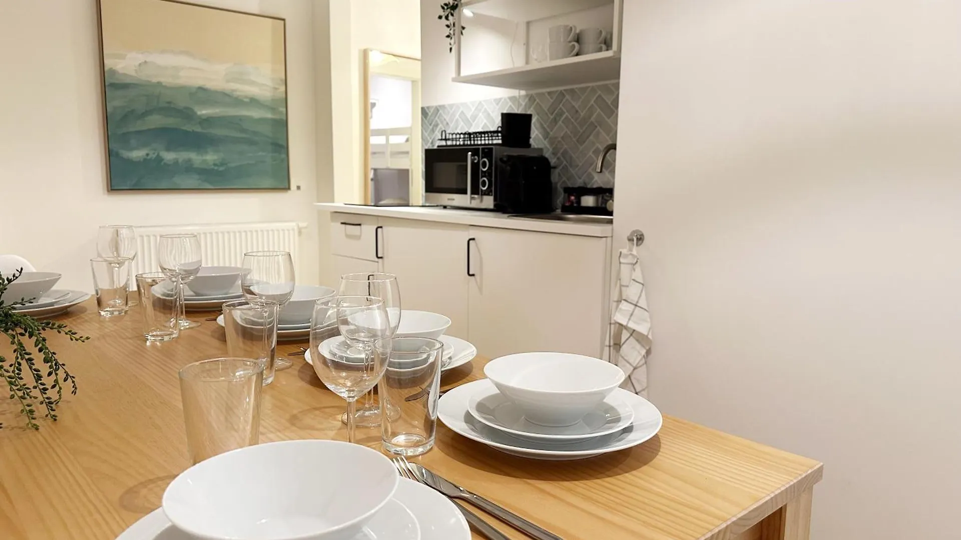 Gemuetliches 2 Zimmer Ambient Apartment Mit Queensize-Bett , Etagenbett& Schlafsofa In Alsternaehe Hamburg 0*,  Deutschland