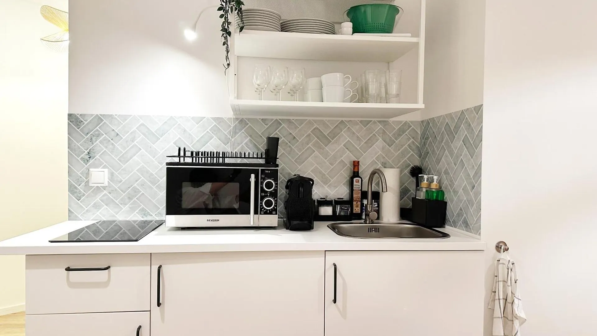 Gemuetliches 2 Zimmer Ambient Apartment Mit Queensize-Bett , Etagenbett& Schlafsofa In Alsternaehe Hamburg 0*,  Deutschland