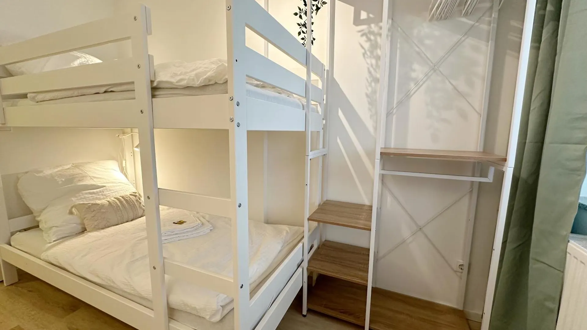 Gemuetliches 2 Zimmer Ambient Apartment Mit Queensize-Bett , Etagenbett& Schlafsofa In Alsternaehe Hamburg