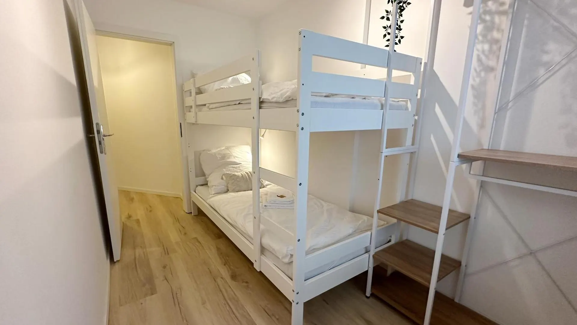 Gemuetliches 2 Zimmer Ambient Apartment Mit Queensize-Bett , Etagenbett& Schlafsofa In Alsternaehe Hamburg