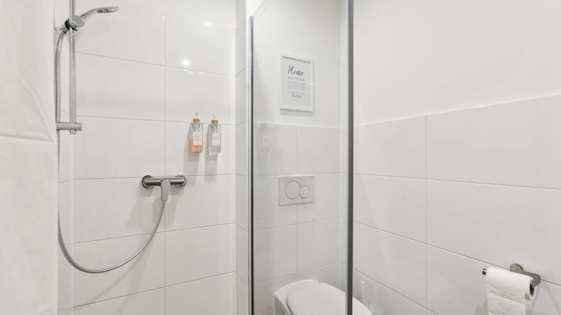 Gemuetliches 2 Zimmer Ambient Apartment Mit Queensize-Bett , Etagenbett& Schlafsofa In Alsternaehe Hamburg Deutschland