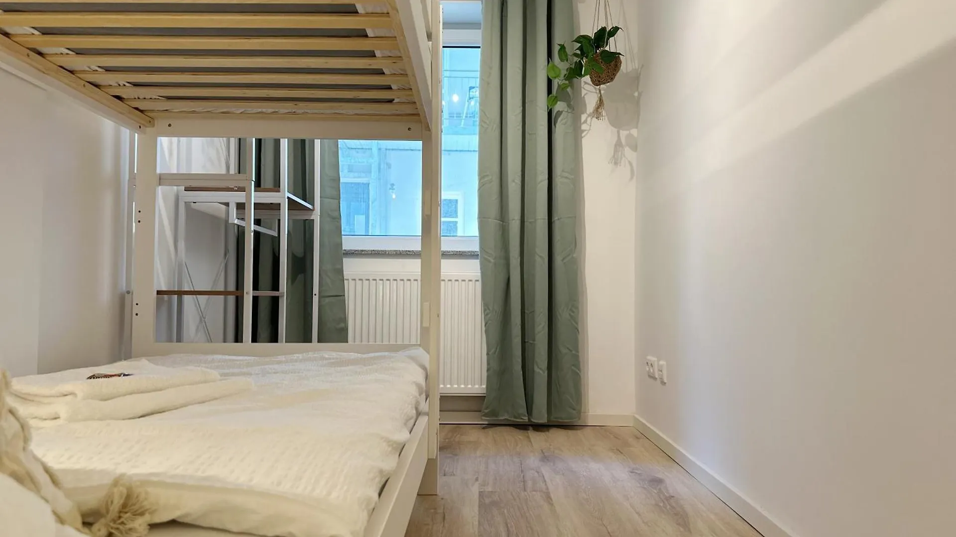 Gemuetliches 2 Zimmer Ambient Apartment Mit Queensize-Bett , Etagenbett& Schlafsofa In Alsternaehe Hamburg 0*,